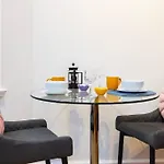 Stylish Studio In Leicester Square
