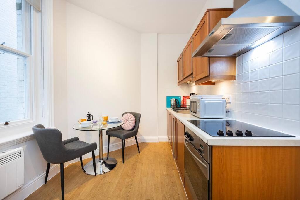 Stylish In Leicester Square Apartment *